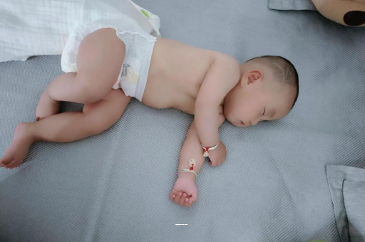 潜江四个月宝宝不爱笑